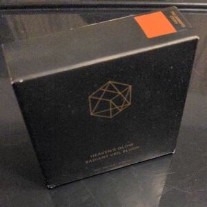 Em Cosmetics Heavens Glow Faded Clementine Original Black Compact